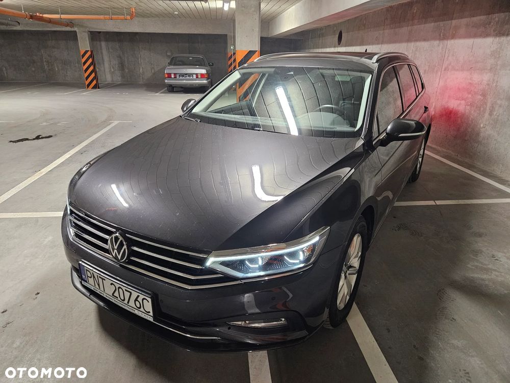 Volkswagen Passat Variant 2.0 TDI SCR DSG Business - 8