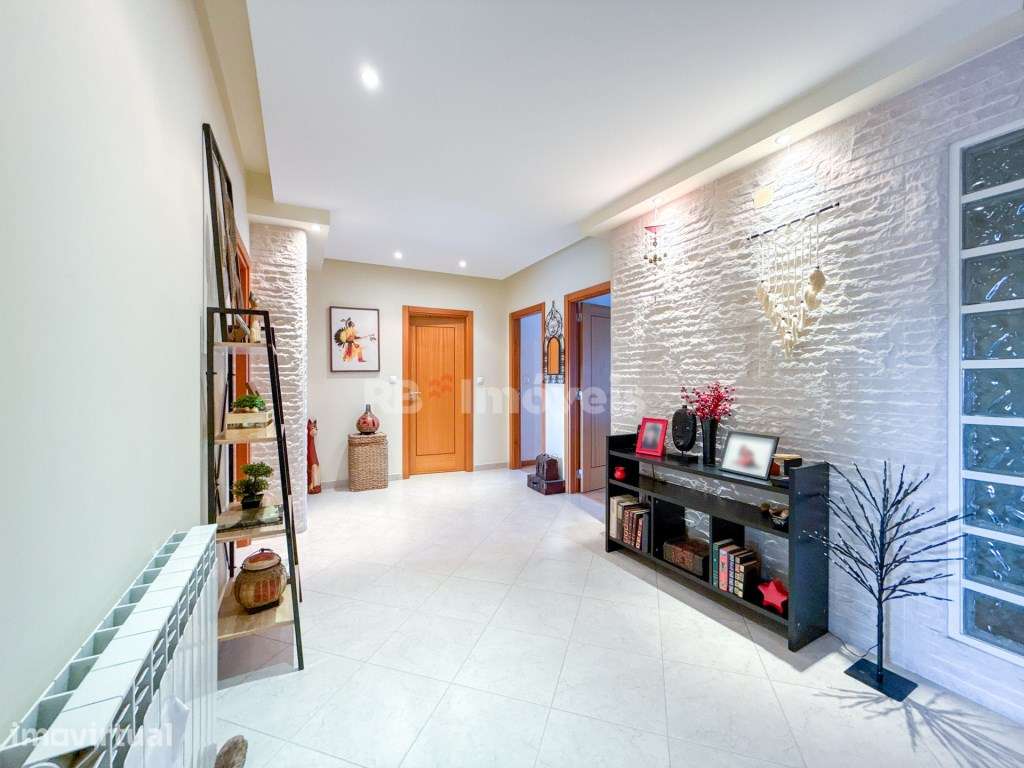 Apartamento T4 c/ Garagem e Varandas - Entroncamento - Grande imagem: 4/45