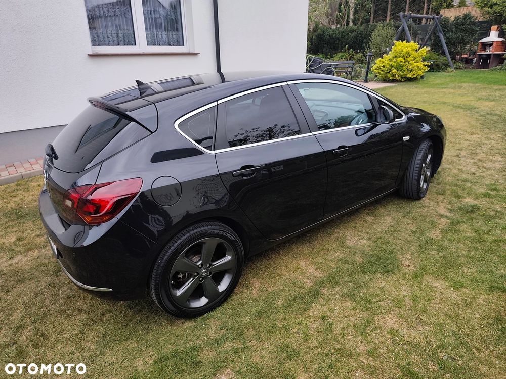 Opel Astra 1.4 T Cosmo - 14