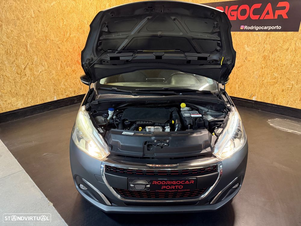 Peugeot 208 1.2 PureTech GT Line - 25