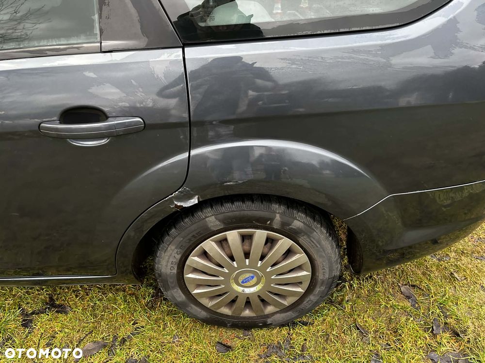 Ford Focus 1.8 FF Trend - 15