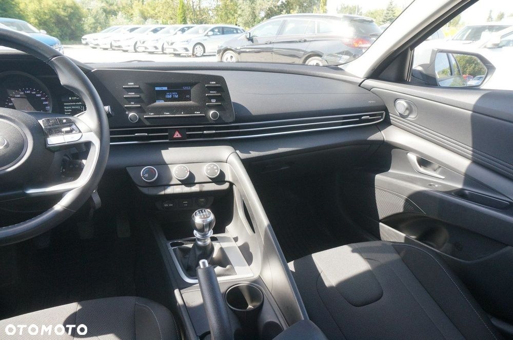 Hyundai Elantra 1.6 Modern - 14