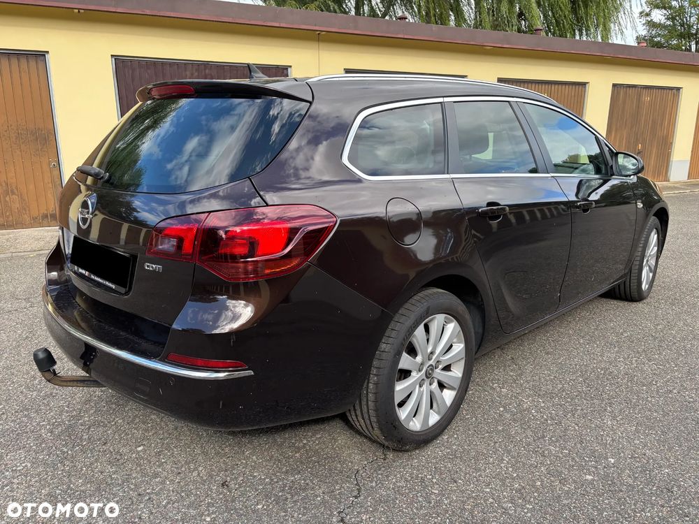 Opel Astra 2.0 CDTI DPF SportsTourer Exklusiv - 4
