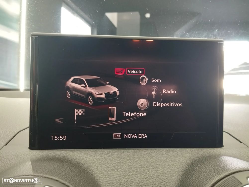 Audi Q2 30 TDI Design S tronic - 31