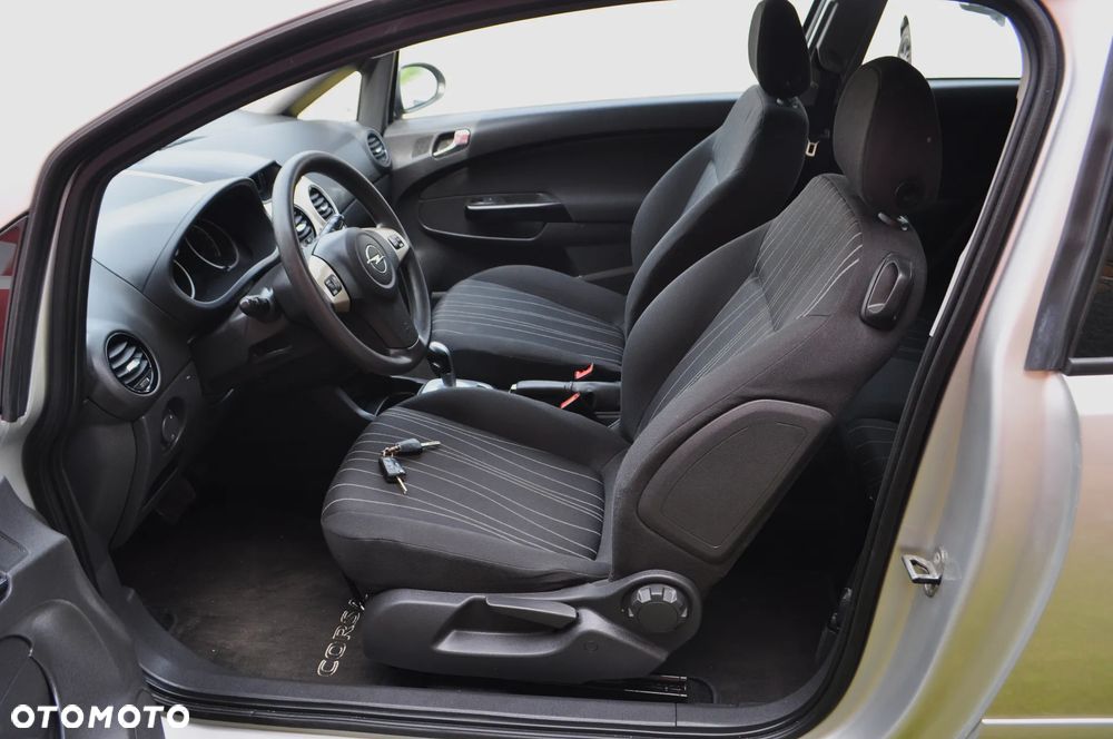 Opel Corsa 1.2 16V Essentia EasyTronic - 23