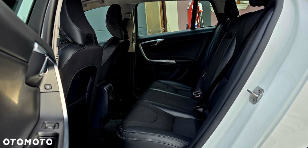 Volvo V60 T3 Momentum - 9