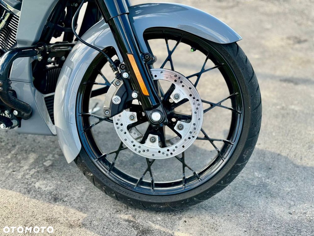 Harley-Davidson Touring Road Glide - 8