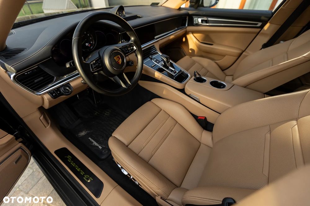 Porsche Panamera 4 E-Hybrid Platinum Edition - 8