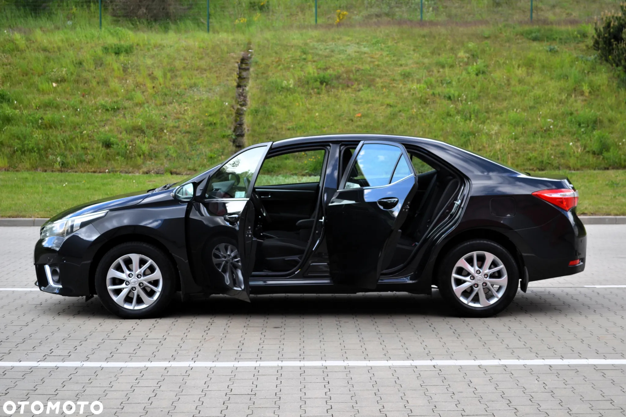 Toyota Corolla 1.6 Premium + - 28