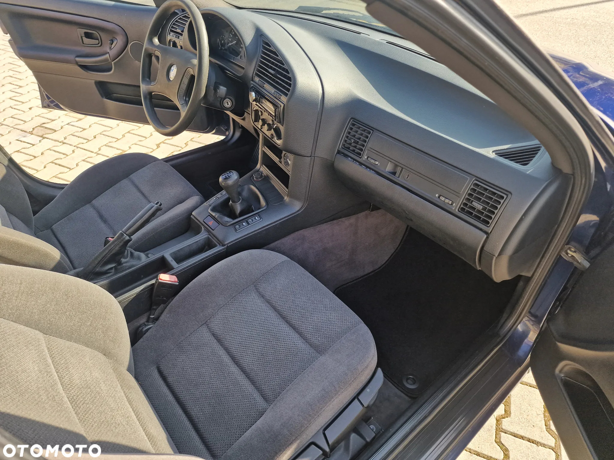 BMW Seria 3 318i - 21