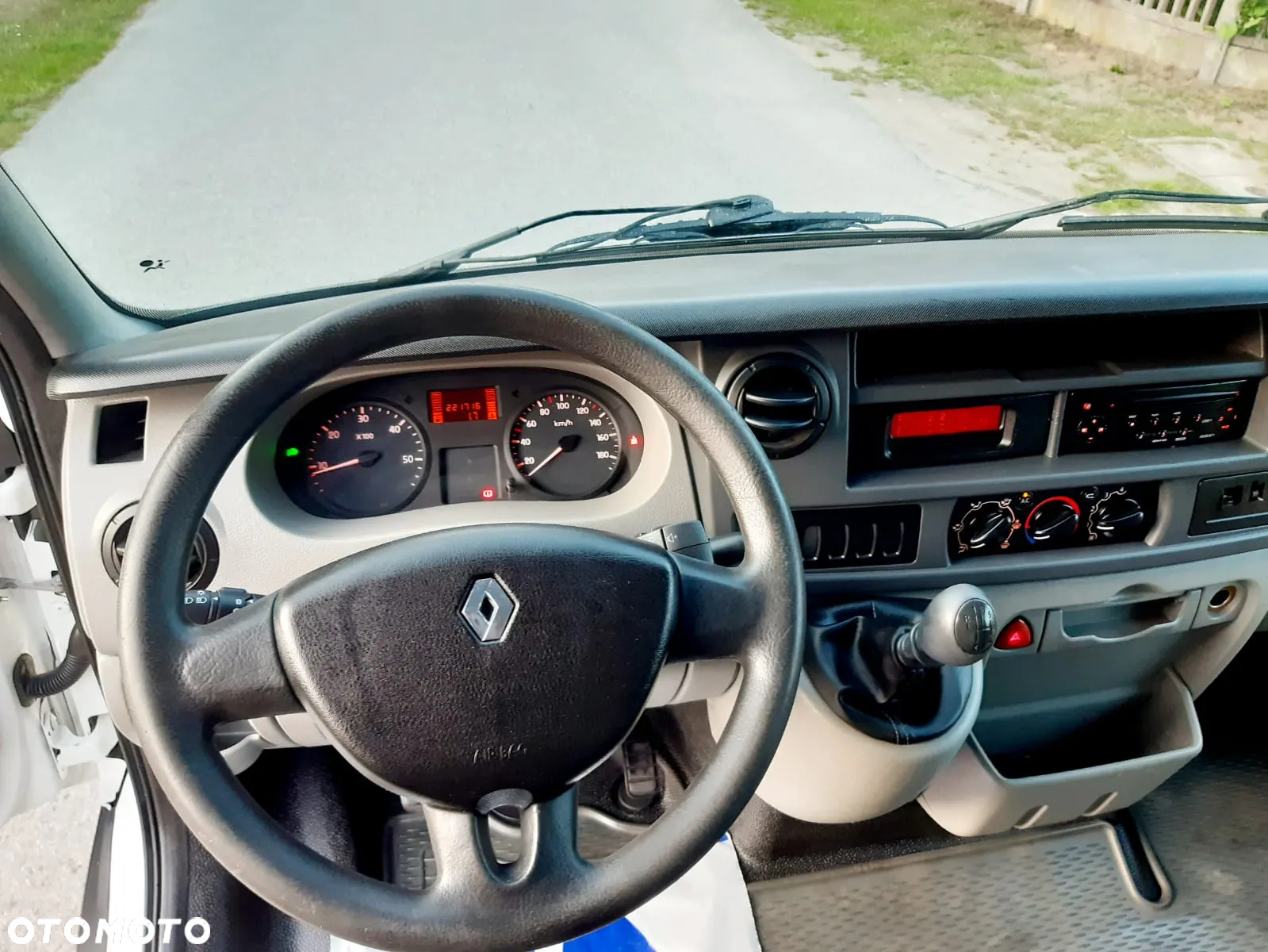 Renault Master . - 35