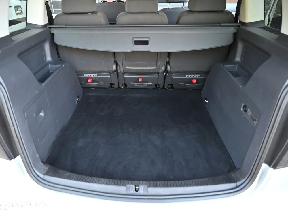 Volkswagen Touran 1.4 TSI Trendline - 36