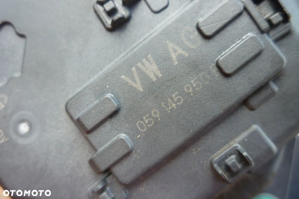 przepustnica Audi 2.7 3.0 059145950E - 3