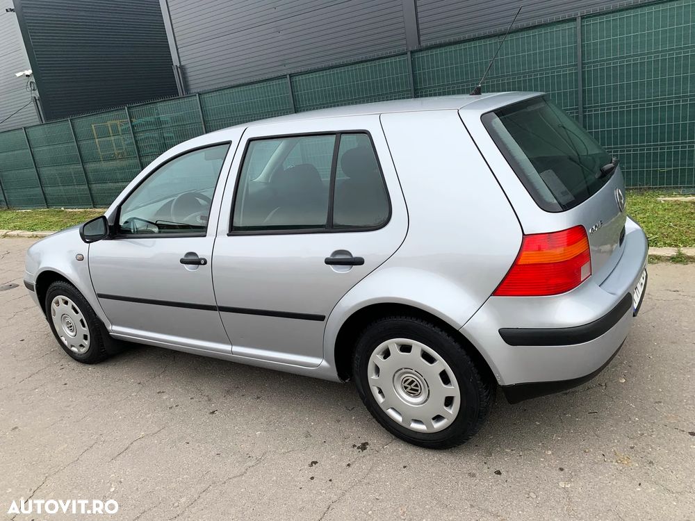 Volkswagen Golf - 20