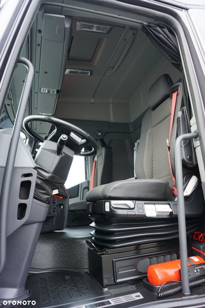 Renault / T 460 / EURO 6 / ACC / RETARDER / SLEEPER CAB - 7