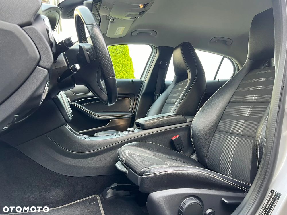 Mercedes-Benz GLA 200 d 7G-DCT Style - 18