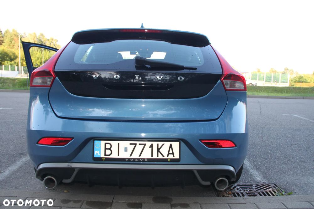 Volvo V40 D2 Drive-E R-Design Momentum - 17