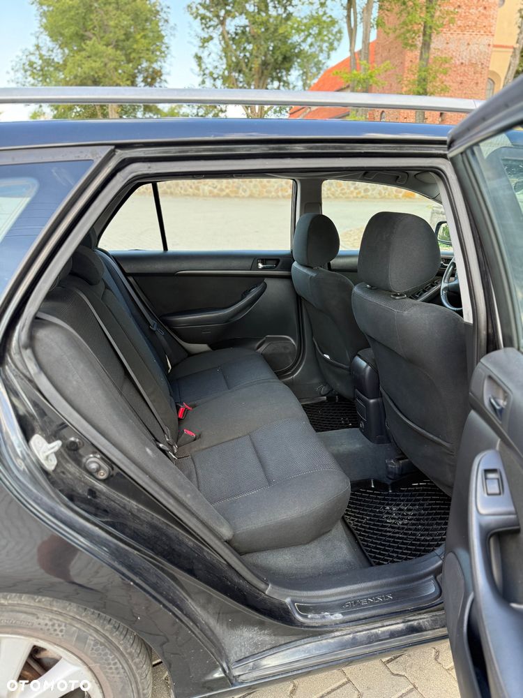 Toyota Avensis 1.8 VVT-i Combi - 11
