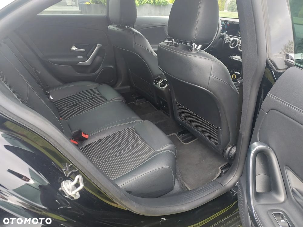 Mercedes-Benz CLA 200 d Progressive 8G-DCT - 19