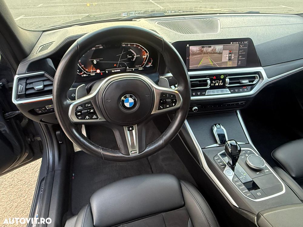 BMW Seria 3 330i xDrive AT - 13