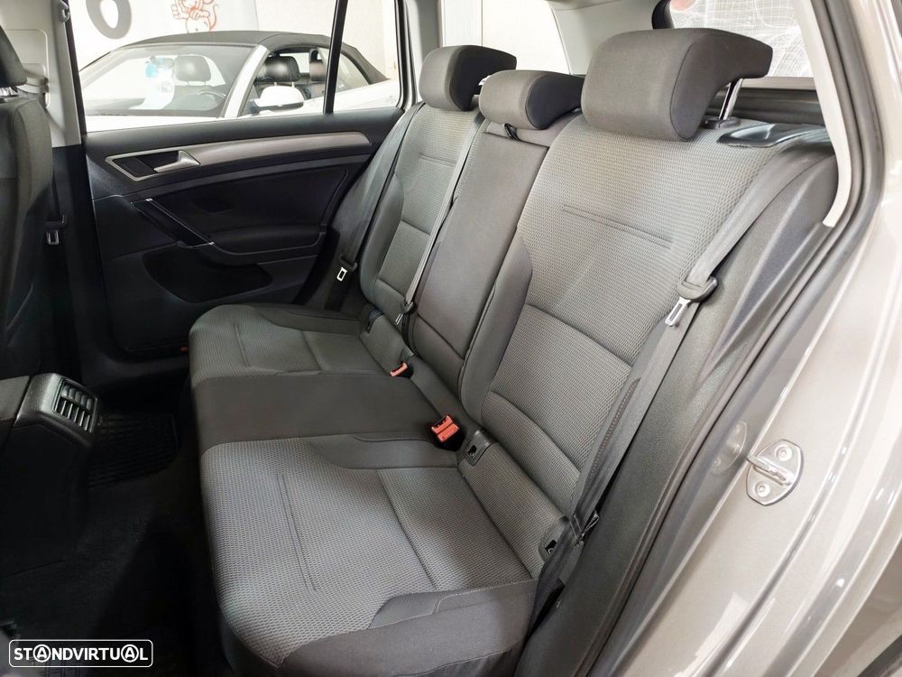 VW Golf Variant 1.6 TDi Sportline DSG - 13
