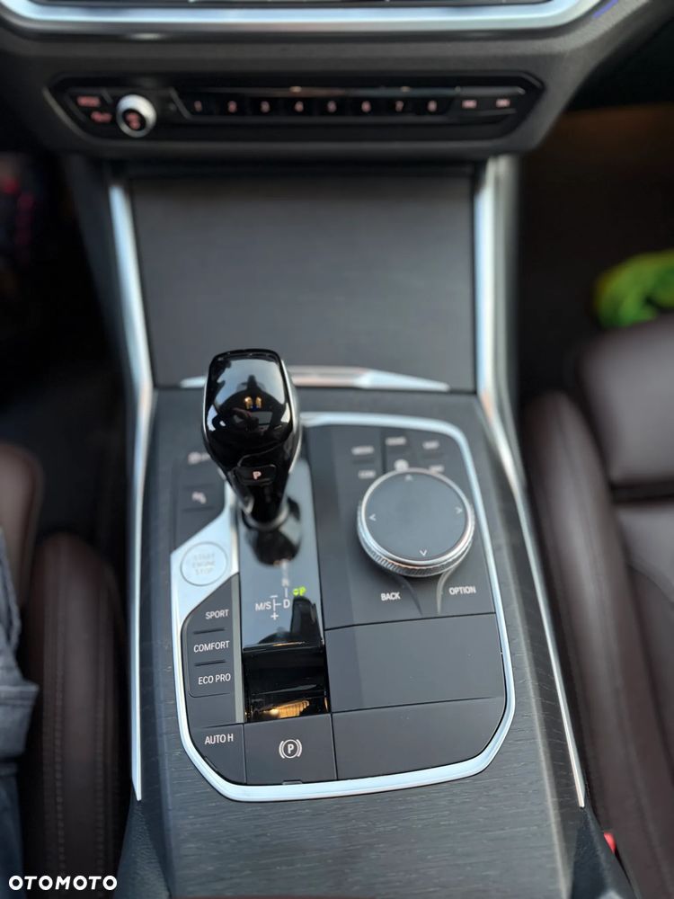 BMW Seria 3 320d xDrive Luxury Line sport - 36