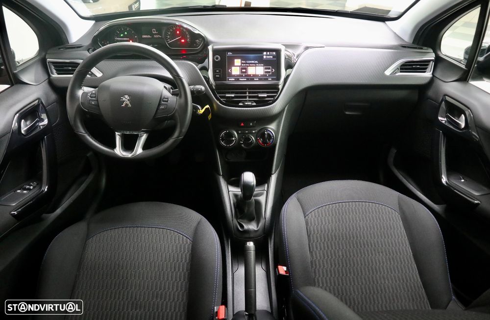 Peugeot 208 1.2 PureTech Signature - 4