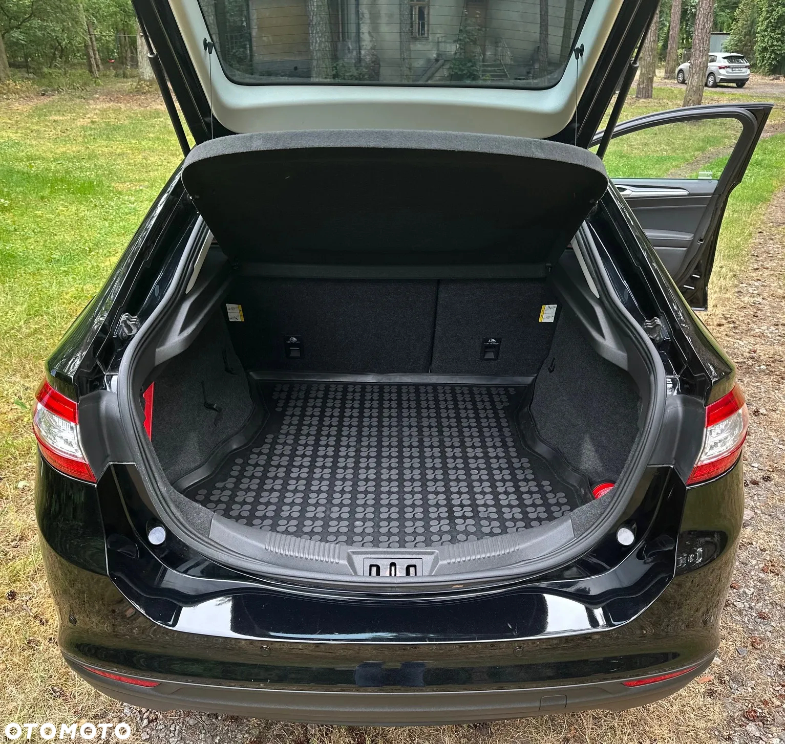 Ford Mondeo 1.5 EcoBoost Ambiente Plus - 13