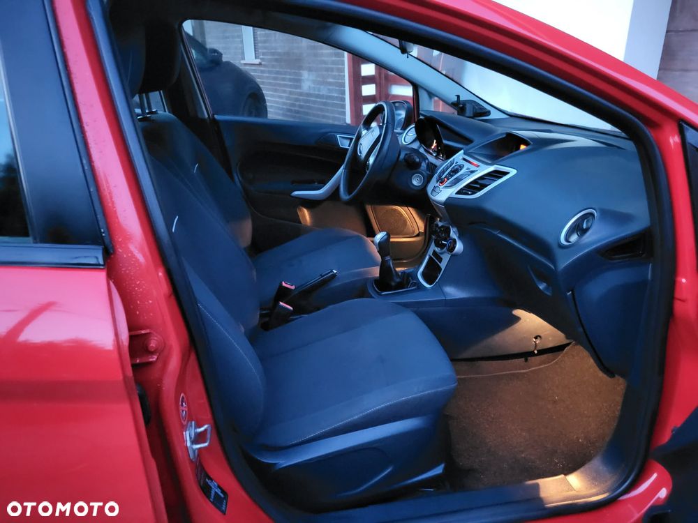 Ford Fiesta 2011 photo 5