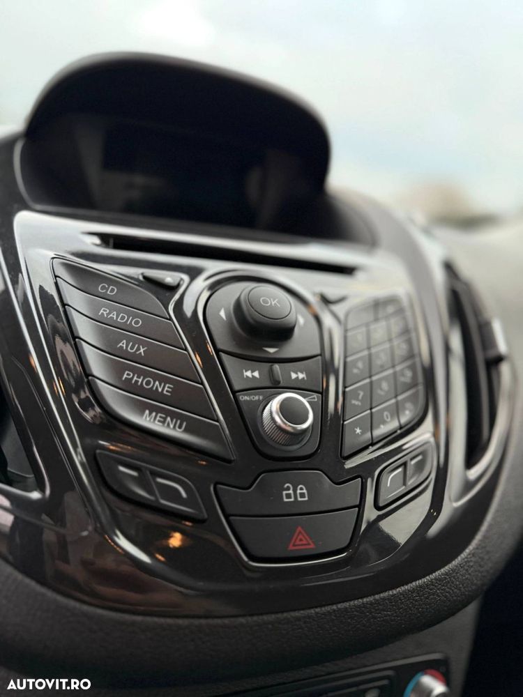 Ford Tourneo Courier 1.0 EcoBoost Titanium - 21