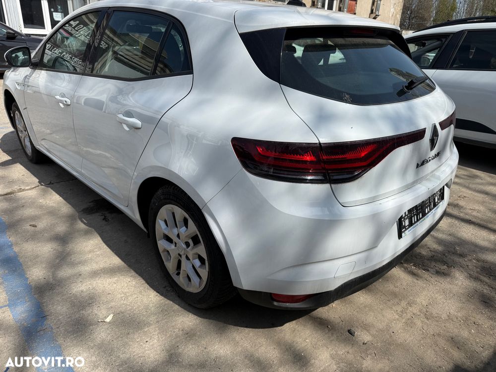 Renault Megane TCE 114 GPF Life - 3