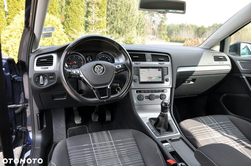 Volkswagen Golf - 29