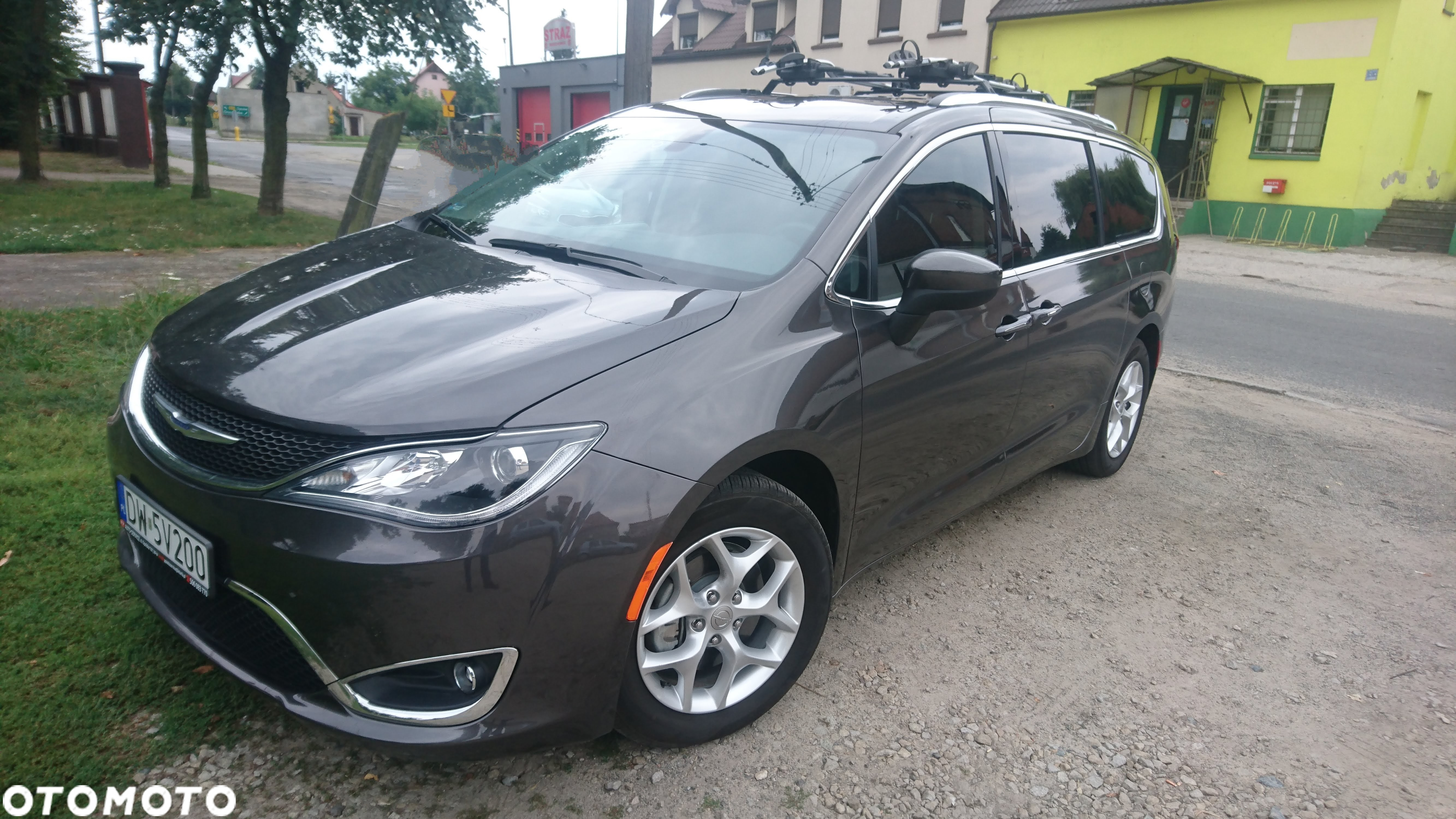 Chrysler Pacifica - 2