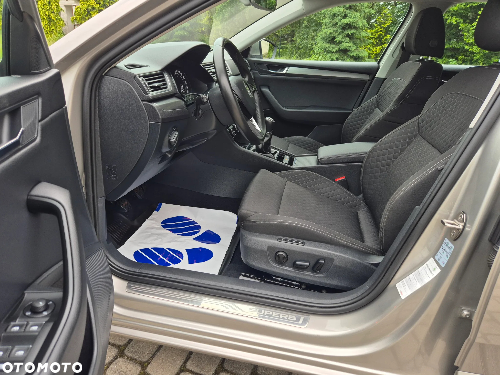 Skoda Superb 2.0 TDI Premium Edition - 21