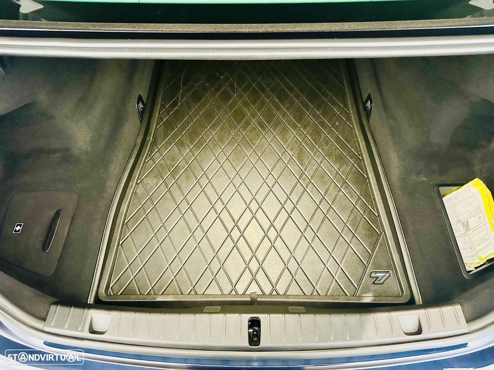 BMW 740 d xDrive Pack M - 38