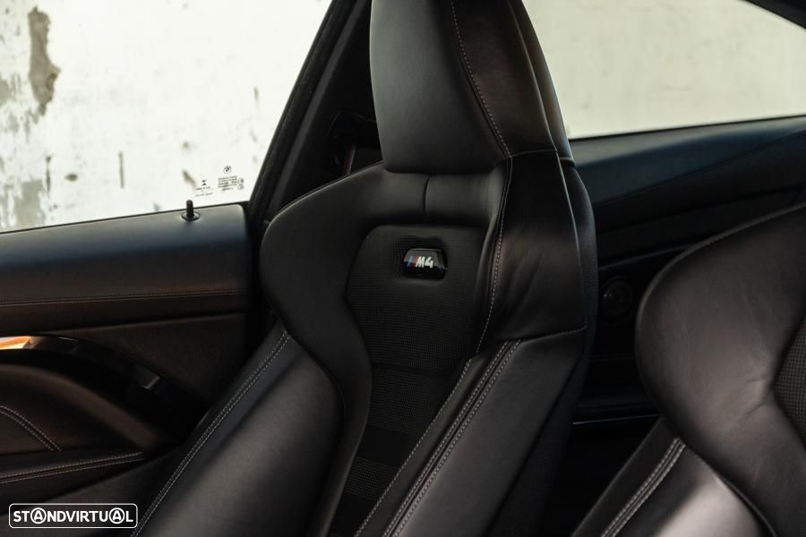 BMW M4 Coupe DKG Competition - 32