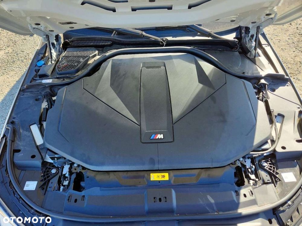 BMW i5 - 12