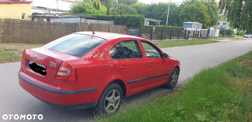 Skoda Octavia 1.6 Ambiente - 5