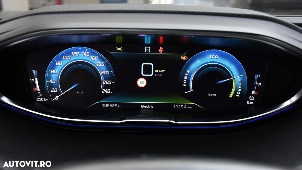 Peugeot 3008 PHEV 300 EAT8 4X4 Allure Pack - 13