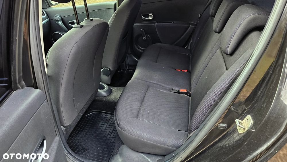 Renault Clio 1.2 16V 75 Dynamique - 11