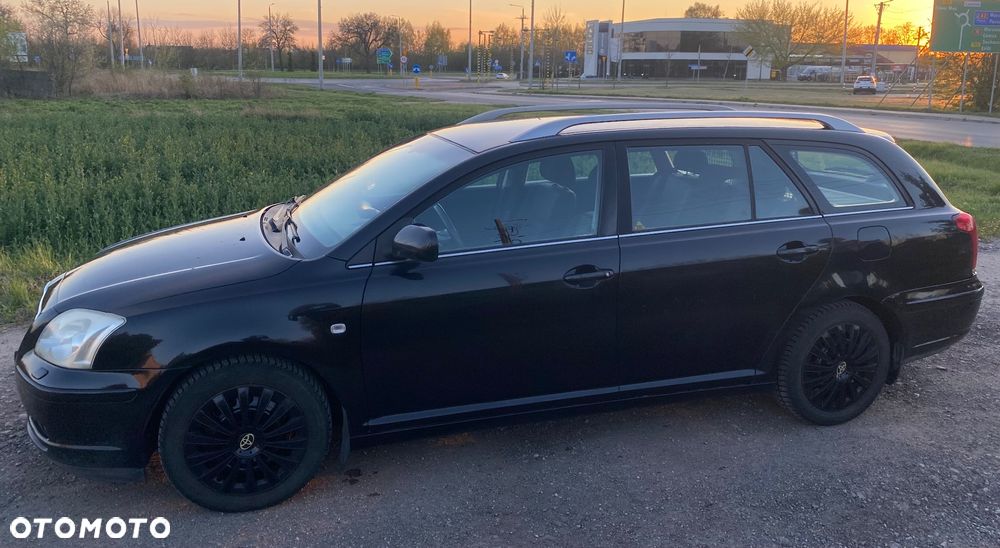 Toyota Avensis 1.8 VVT-i Sol - 2