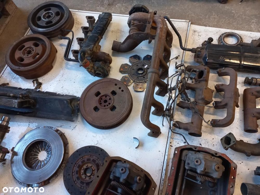 Części do silnika SAME,LAMBORGHINI,HURLIMAN 1000.6ATI 1000.6WTI.1000,6P 1000.3A 3,4,5,6 CYLINDRÓW 07511100,70720.4, 048.11100, 985P, 0471110.0,045.0065.6, 711100,065.1410.0, 75325.0, GŁOWICA,WTRYSK,BLOK,WAŁ,TŁOK,TULEJA,WOM,KOLEKTOR,CHŁODNICA,TURBO,OBUDOWA ROZRZĄDU,KOŁO,WAŁEK,POMPA,BALANSER,MISKA 53279706014, 532610150 KKK WISKOZA,ANTARES II,LASER,SILVER,EXPLORER,CORSARO,CENTAURO,TITAN,TAURUS,MERCURY,JAGUAR,TIGER,BUFFLO,DRAGO,RUBIN,IRON,LEOPARD,GALAXY,SOLAR.ASTER - 12