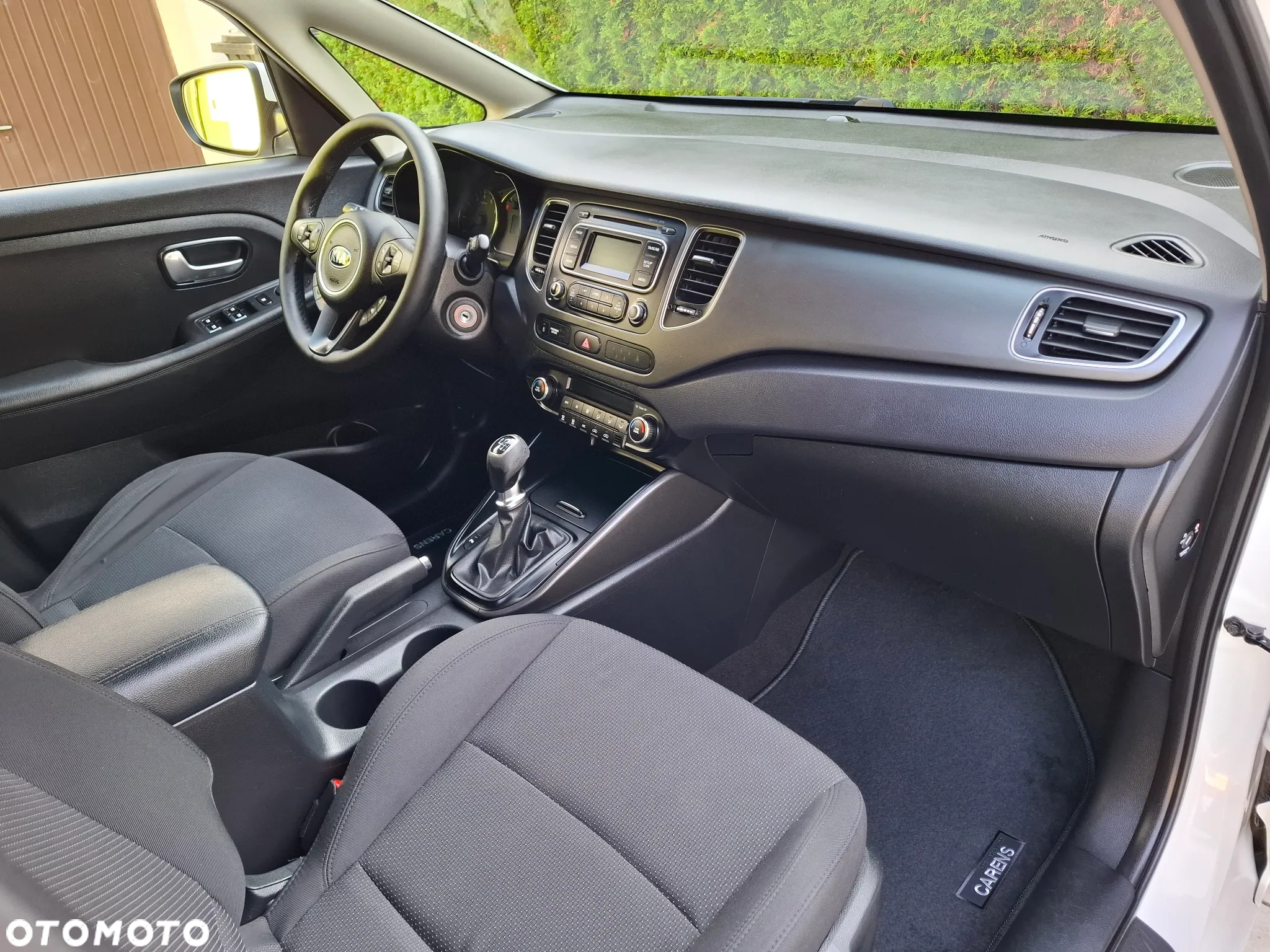 Kia Carens - 13