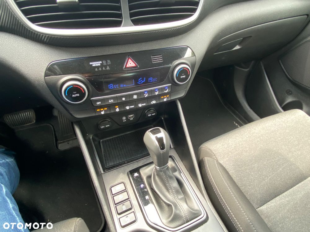 Hyundai Tucson blue 1.6 CRDi 2WD DCT Premium - 20