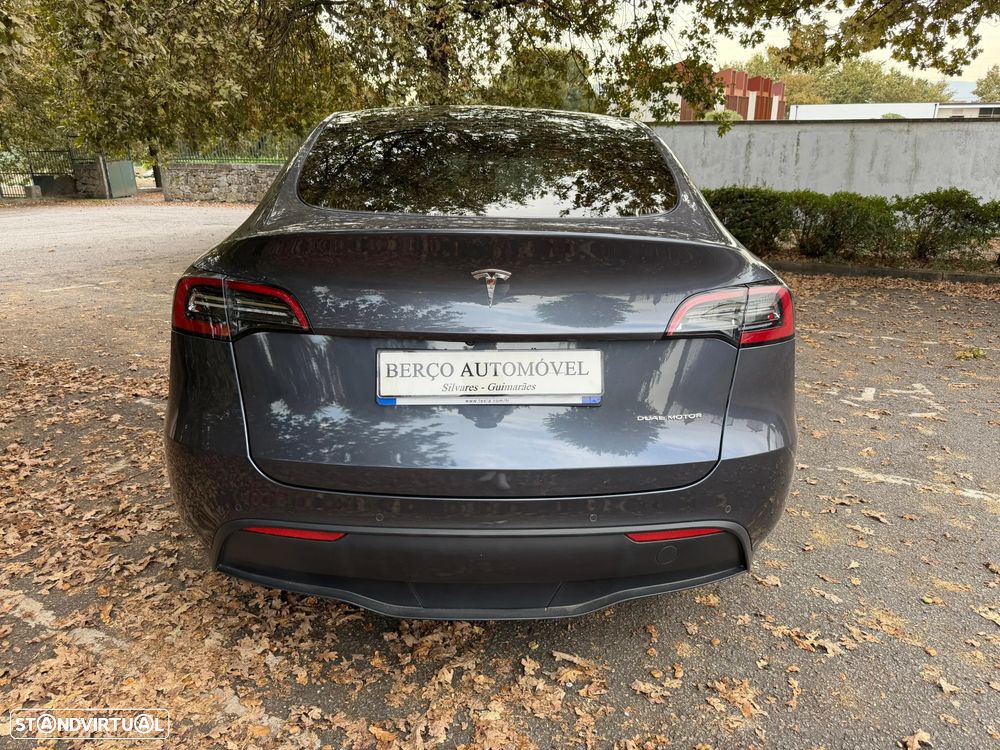 Tesla Model Y - 6