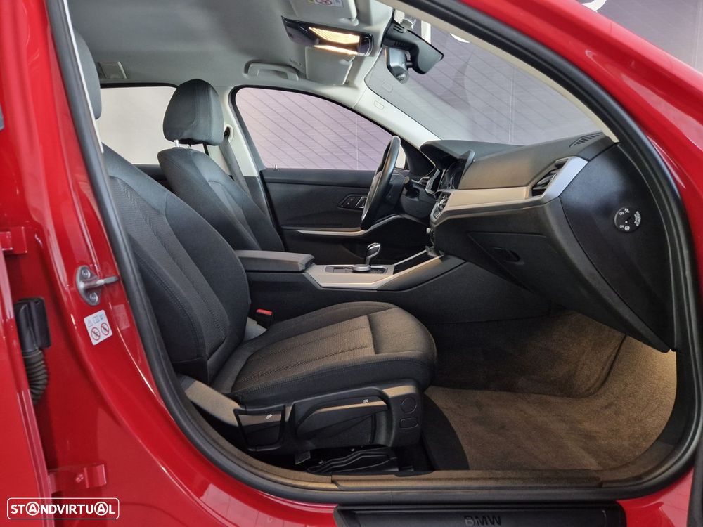 BMW 330 e Touring Auto - 13