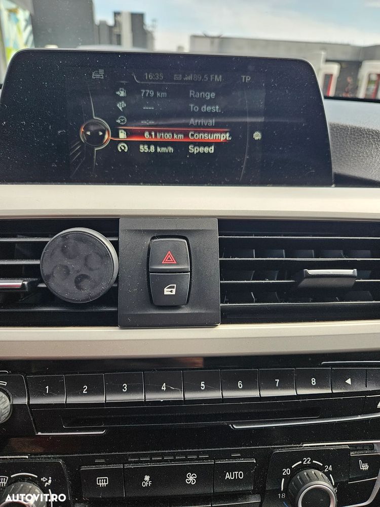 BMW Seria 3 320d Sport Line - 10