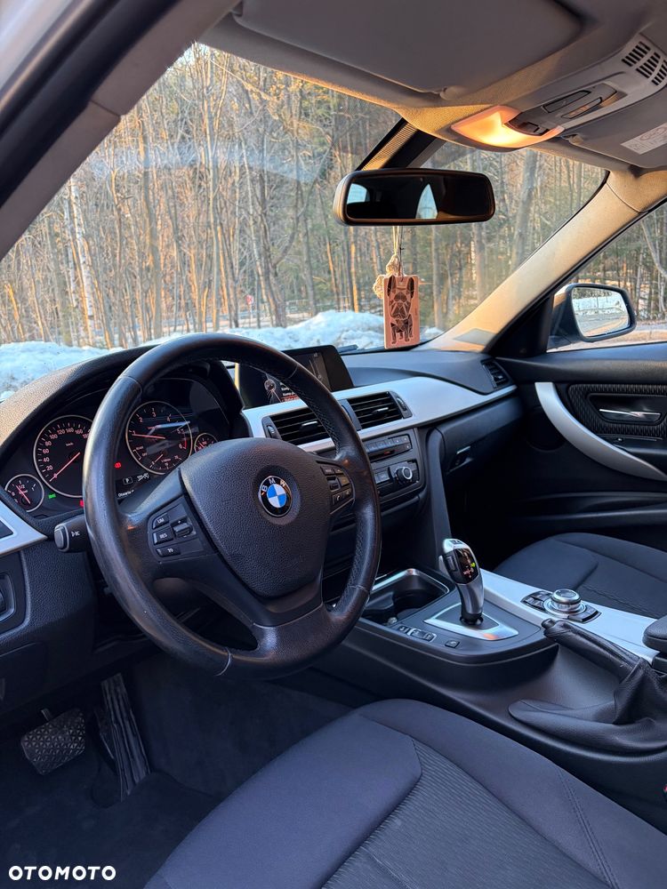 BMW Seria 3 320d - 15