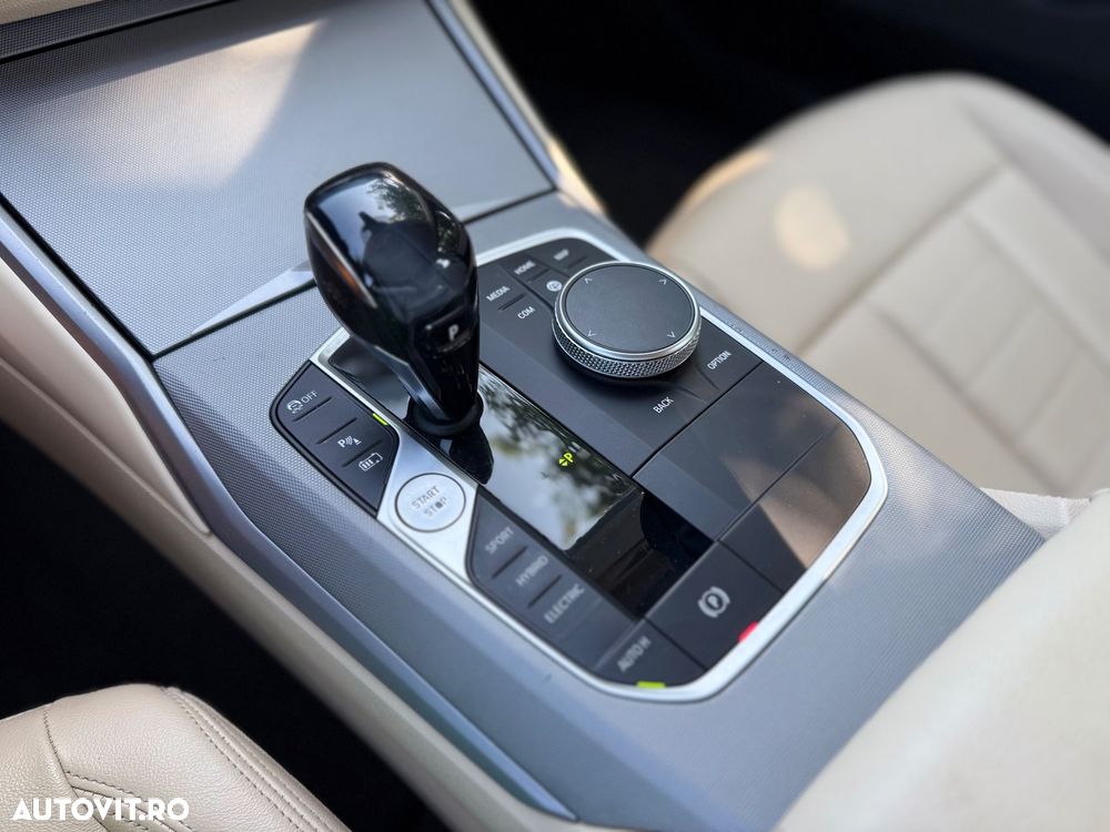BMW Seria 3 330e Aut. Advantage - 20