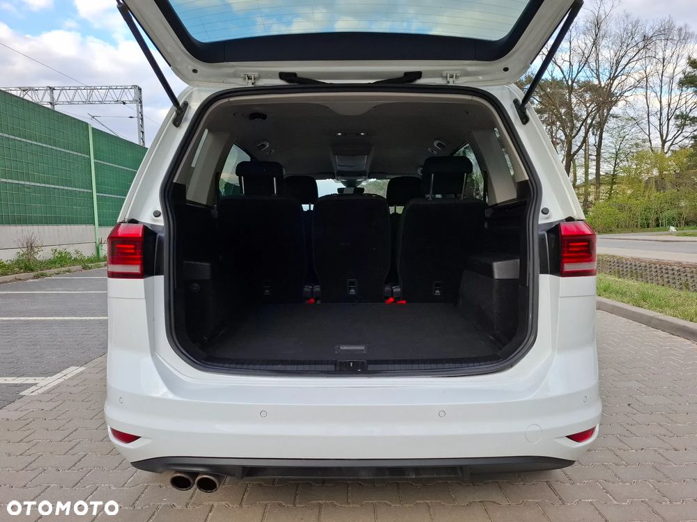 Volkswagen Touran 2.0 TDI SCR DSG Highline - 13